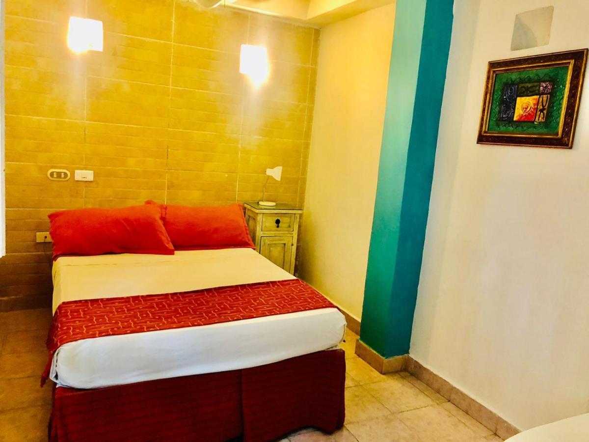 Antigua Calle Almudena Hotel Cartagena 外观 照片